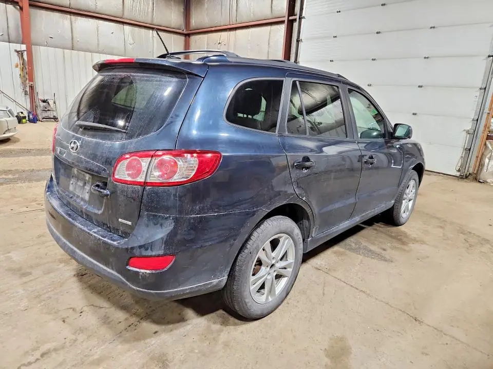 2012 HYUNDAI SANTA FE SE  