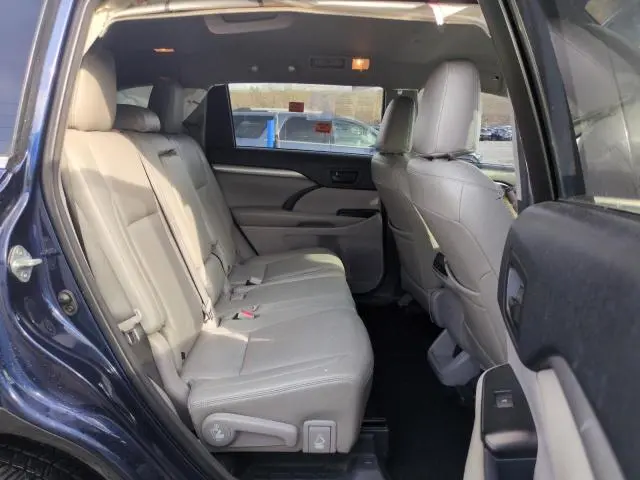 2015 TOYOTA HIGHLANDER LE  