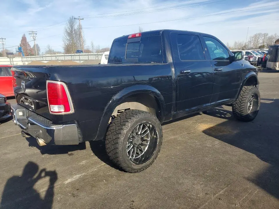 2016 RAM 1500 LARAMIE  