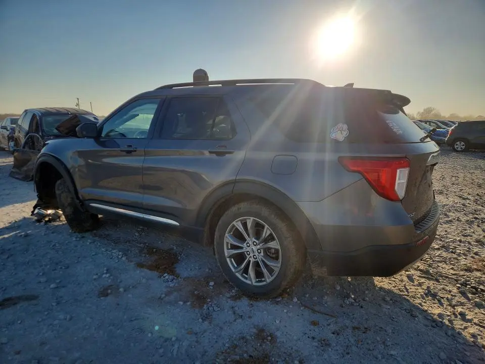 2022 FORD EXPLORER XLT  