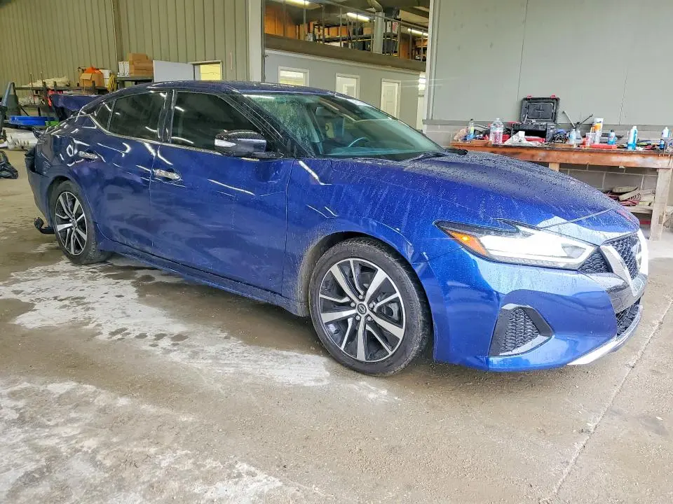 2023 NISSAN MAXIMA SV  