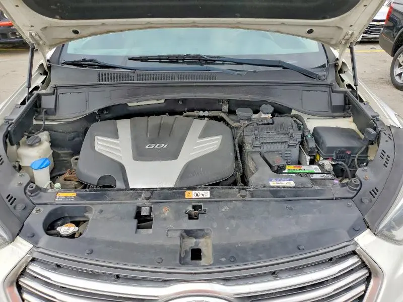 2017 HYUNDAI SANTA FE SE  