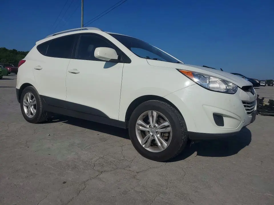 2011 HYUNDAI TUCSON GLS  