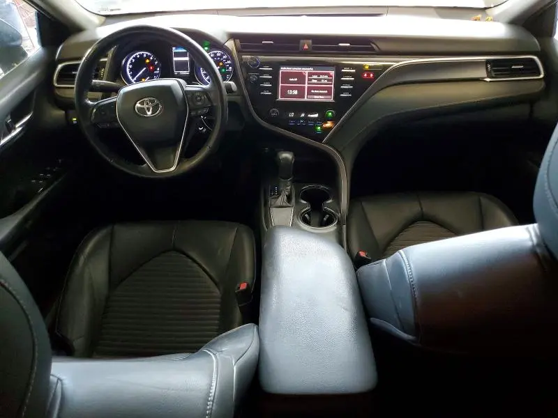2018 TOYOTA CAMRY SE  