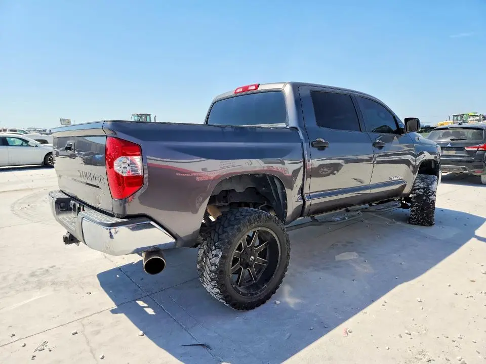 2017 TOYOTA TUNDRA SR5  