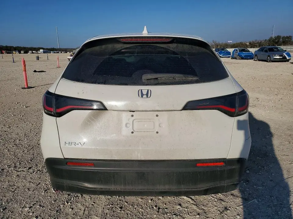 2025 HONDA HR-V LX  
