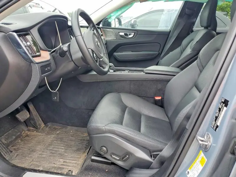 2024 VOLVO XC60 PLUS  