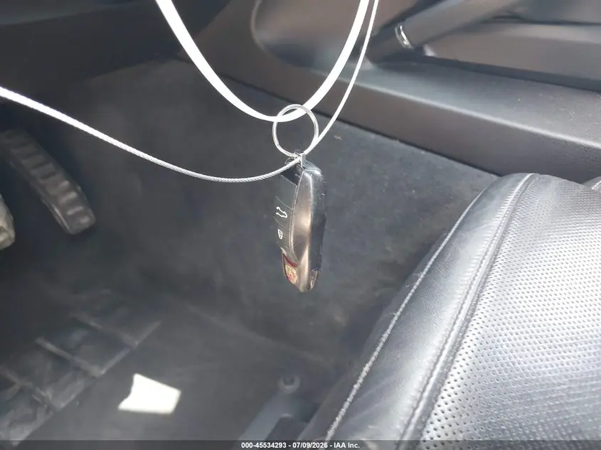 2013 PORSCHE CAYENNE  