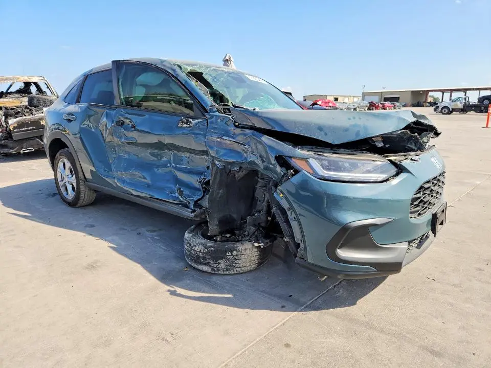 2025 HONDA HR-V LX  