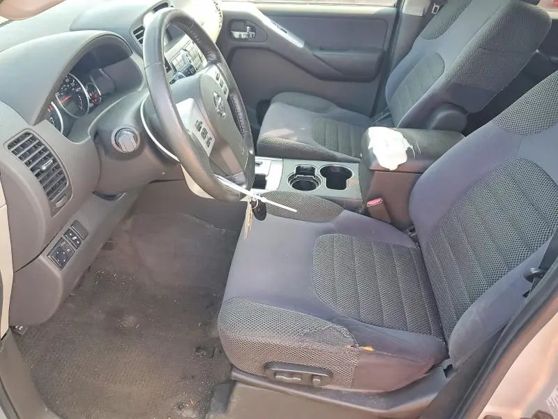 2010 NISSAN PATHFINDER S  