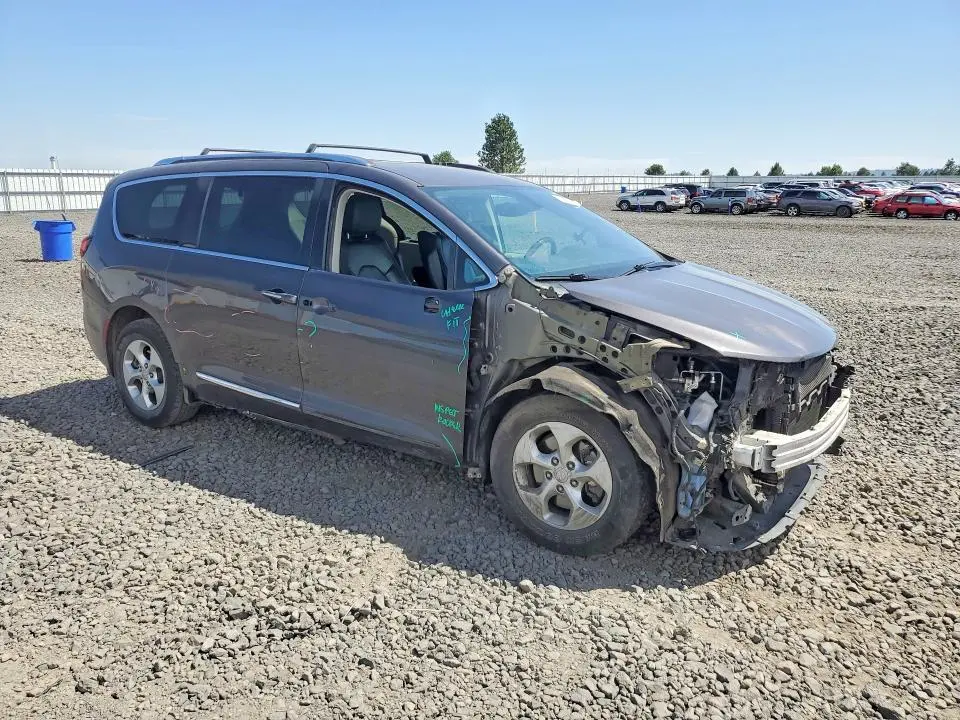 2017 CHRYSLER PACIFICA TOURING L PLUS  