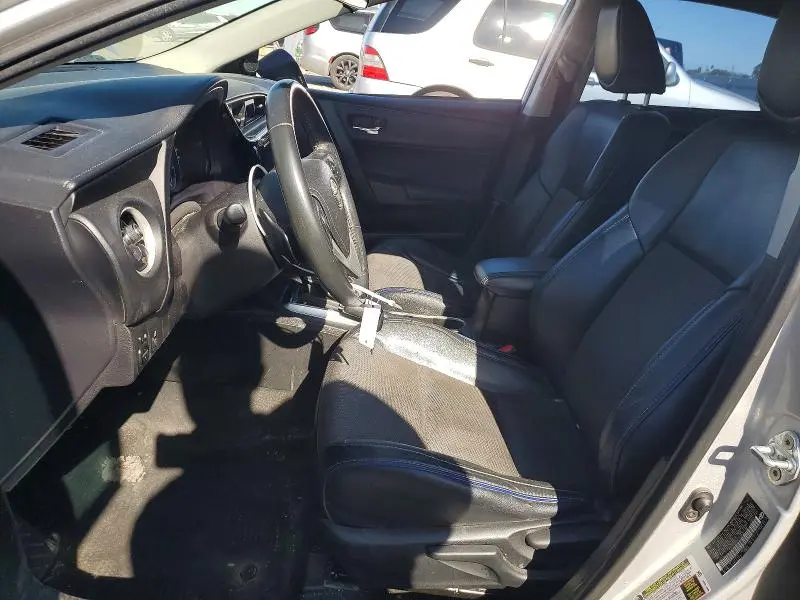 2017 TOYOTA COROLLA SE  