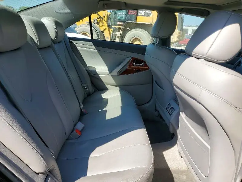 2010 TOYOTA CAMRY XLE V6  