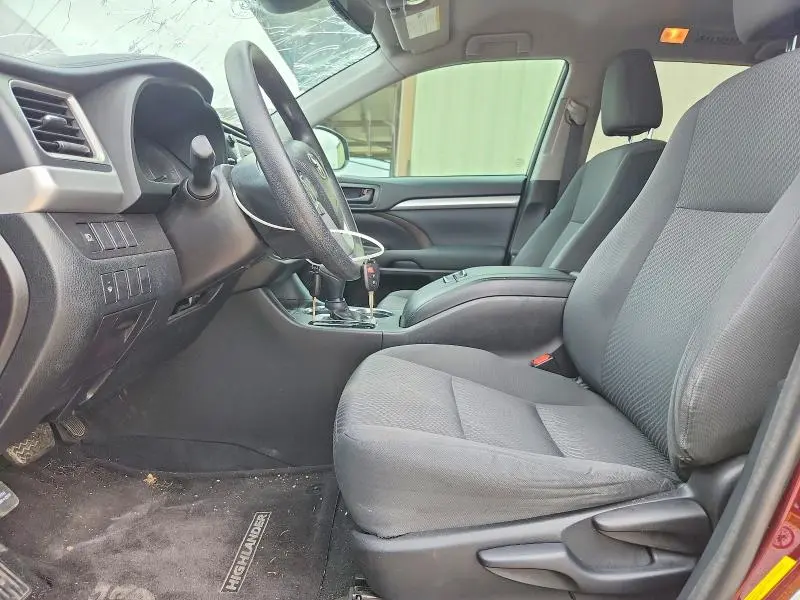 2018 TOYOTA HIGHLANDER LE  