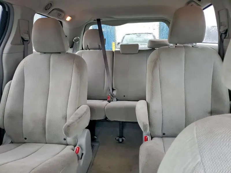 2013 TOYOTA SIENNA   