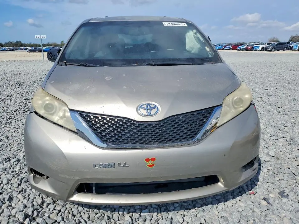 2015 TOYOTA SIENNA XLE 8-PASSENGER  