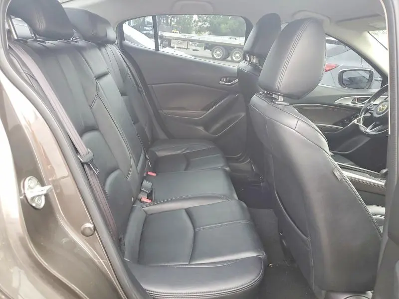 2017 MAZDA 3 TOURING  