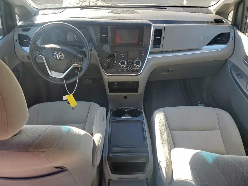 2016 TOYOTA SIENNA LE  