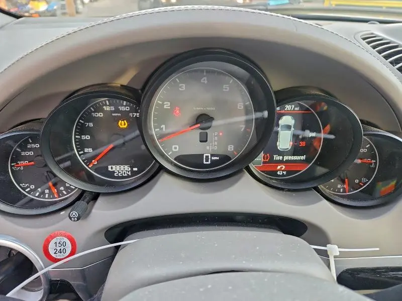 2013 PORSCHE CAYENNE S  