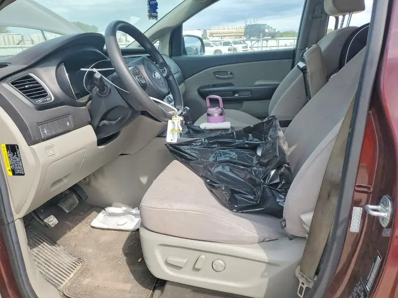 2017 KIA SEDONA LX  