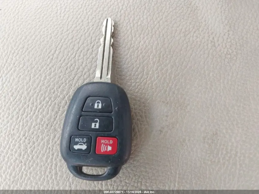 2014 TOYOTA CAMRY XLE