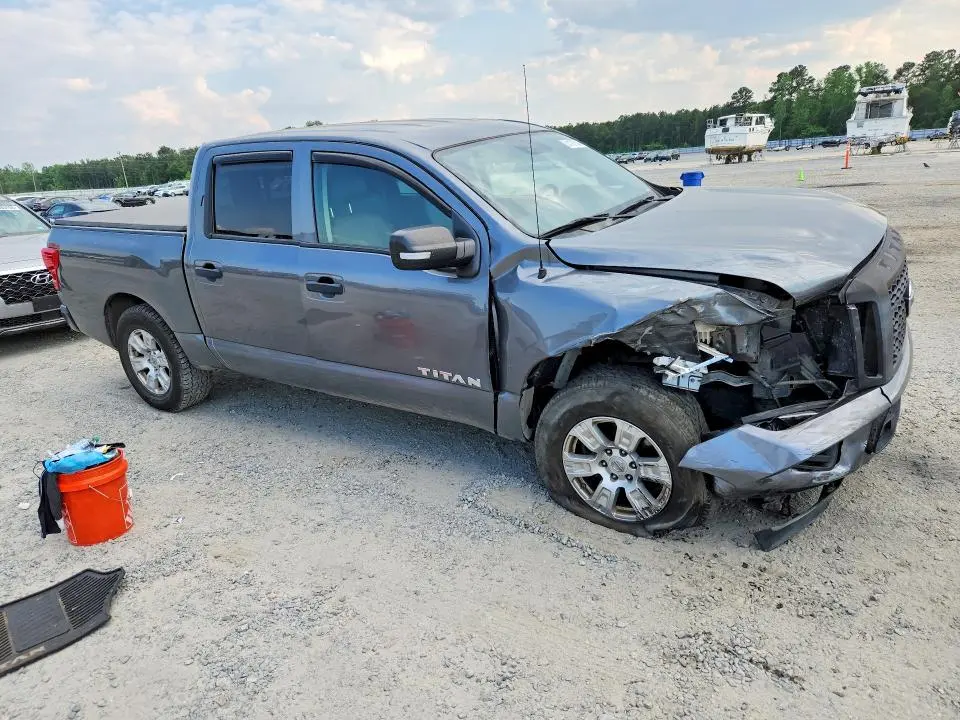2017 NISSAN TITAN S  