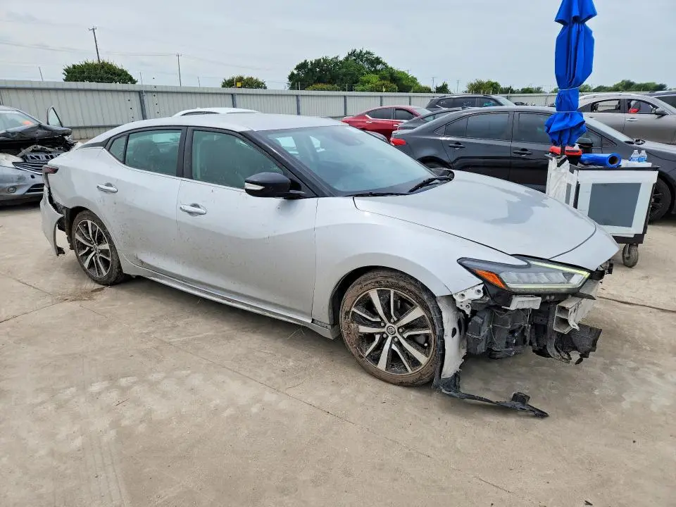 2021 NISSAN MAXIMA SV  
