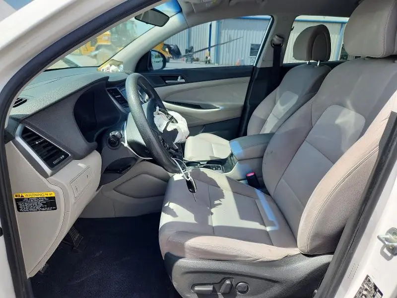 2016 HYUNDAI TUCSON SE  