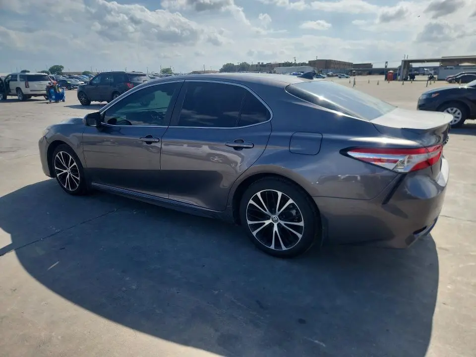 2020 TOYOTA CAMRY SE  