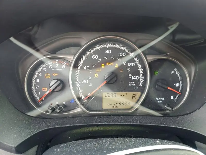 2017 TOYOTA YARIS 5-DOOR LE  