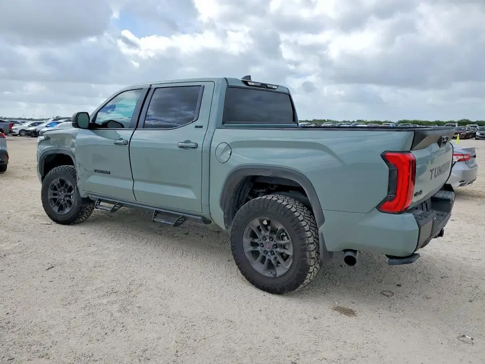 2024 TOYOTA TUNDRA SR5  