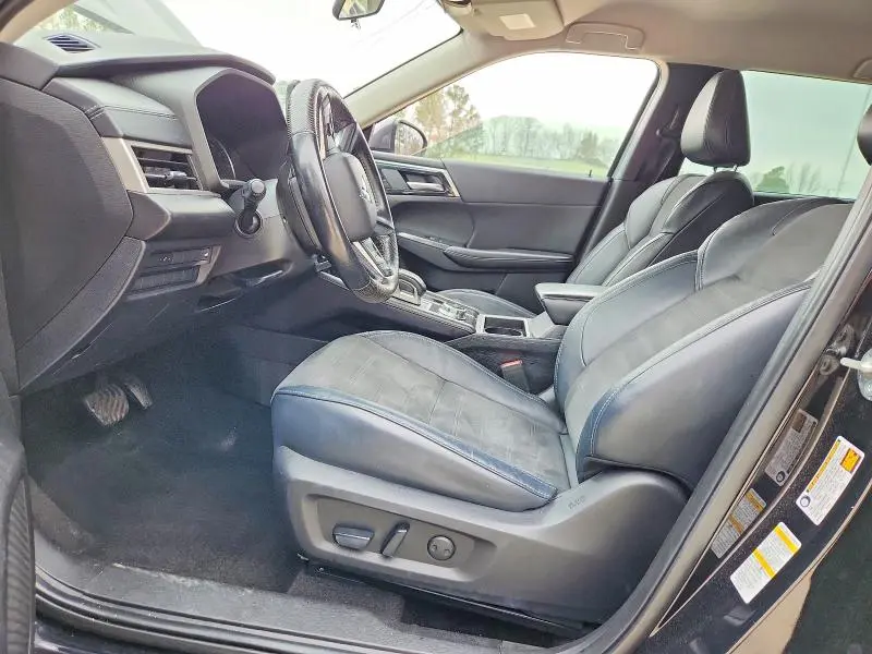 2022 MITSUBISHI OUTLANDER SE  