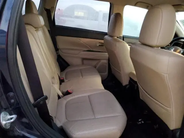 2016 MITSUBISHI OUTLANDER SE  