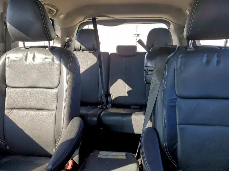 2017 TOYOTA SIENNA SE  