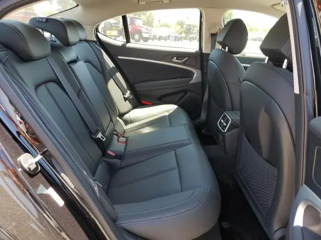 2025 GENESIS G70 BASE  