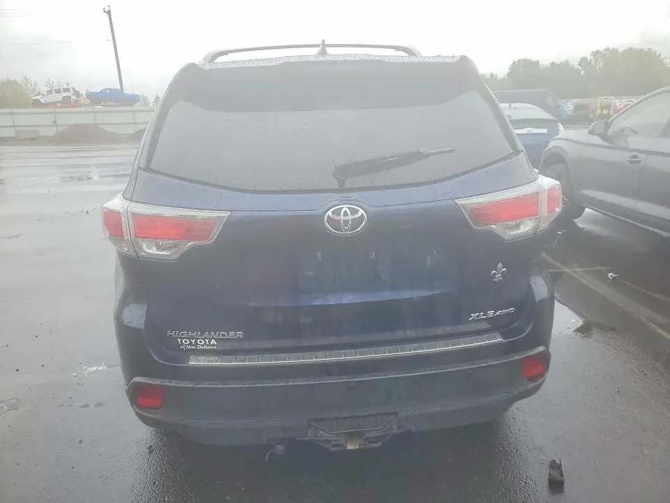 2015 TOYOTA HIGHLANDER XLE  