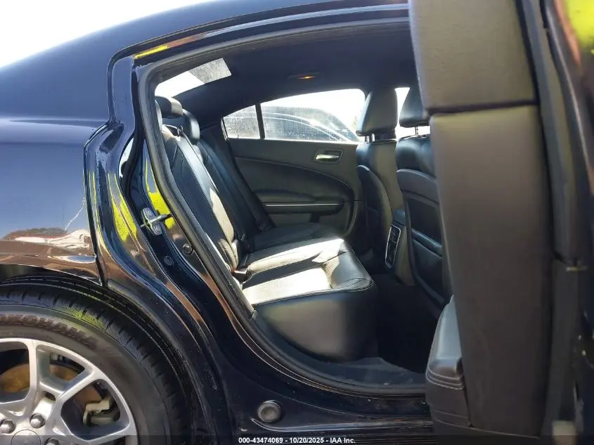 2016 DODGE CHARGER SXT