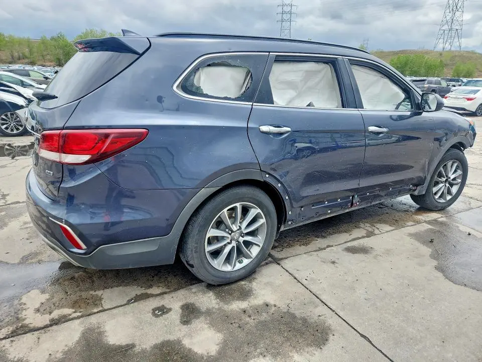 2017 HYUNDAI SANTA FE SE  