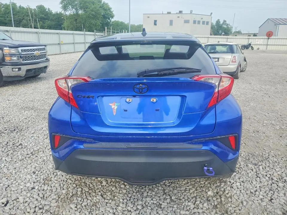 2020 TOYOTA C-HR XLE  