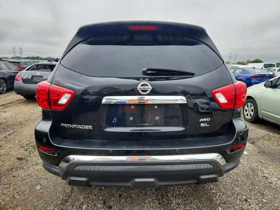 2018 NISSAN PATHFINDER SL  