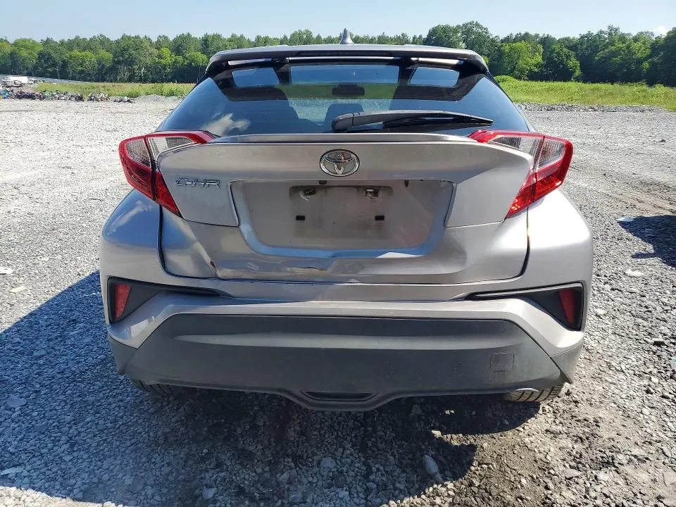 2020 TOYOTA C-HR XLE  