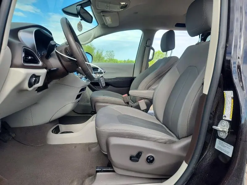 2017 CHRYSLER PACIFICA LX  