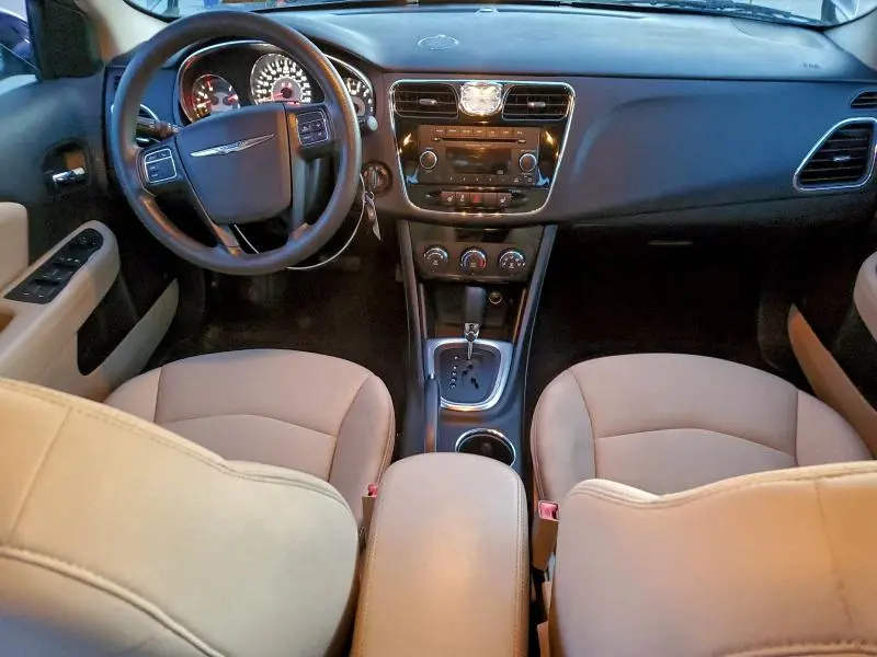 2013 CHRYSLER 200 LX  