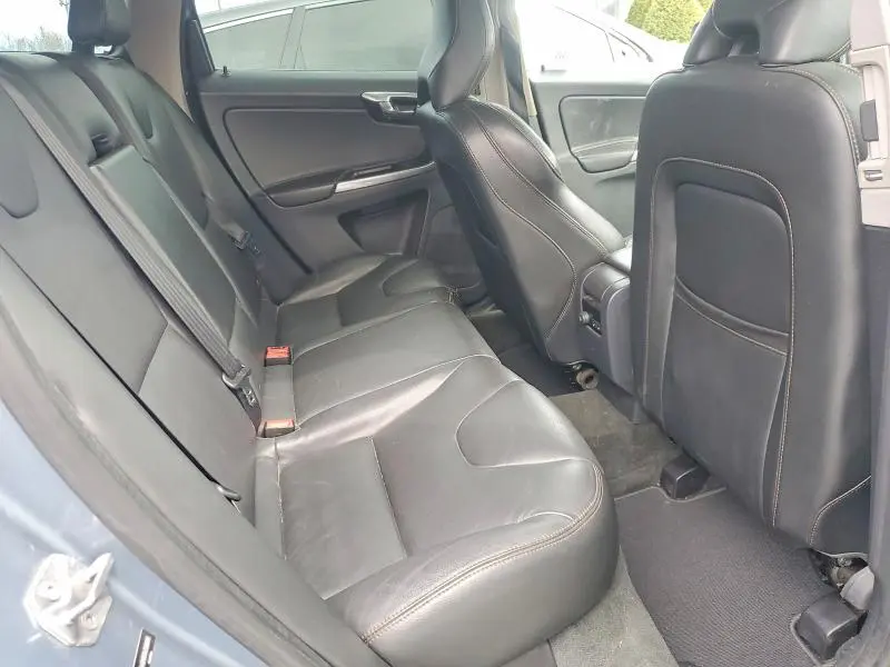 2017 VOLVO XC60 T6 DYNAMIC  