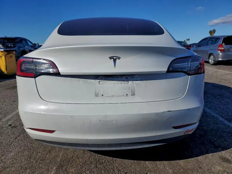 2018 TESLA MODEL 3   