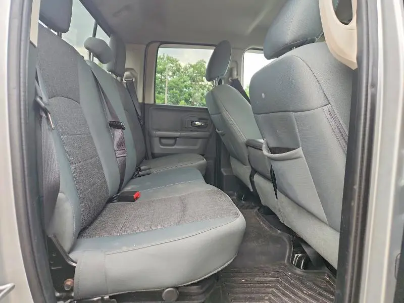 2016 RAM 1500 SLT  