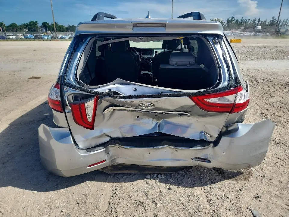 2019 TOYOTA SIENNA LIMITED 7-PASSENGER  