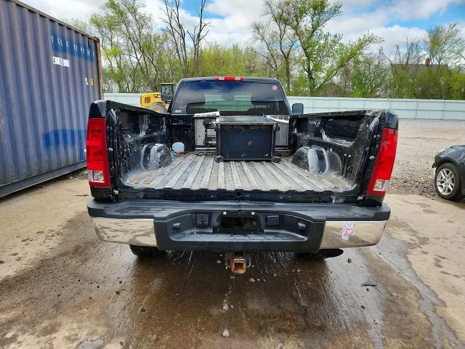 2010 GMC SIERRA K2500 SLE  