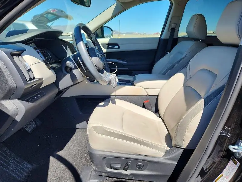 2023 NISSAN PATHFINDER SL  