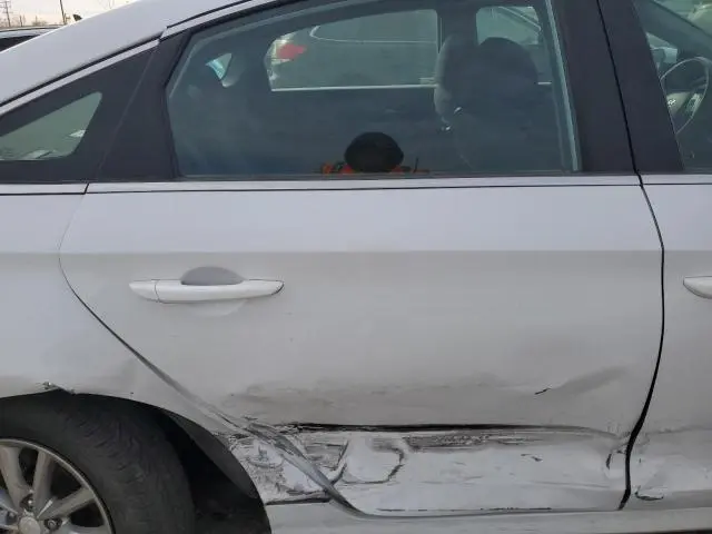 2019 HYUNDAI SONATA SE  